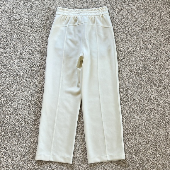 LULULEMON Softstreme High-Rise Cropped Pant Size 2 - Picture 10 of 13
